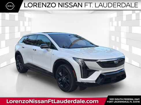 Used 2025 Cadillac Optiq Sport 1 AWD/4WD image 1