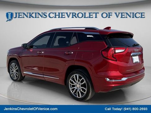 Used 2022 GMC Terrain Denali w/ Denali Premium Package image 5