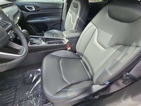 New 2026 Jeep Compass Limited image 16