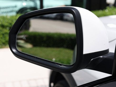 Used 2025 BMW X2 xDrive28i w/ Convenience Package image 10