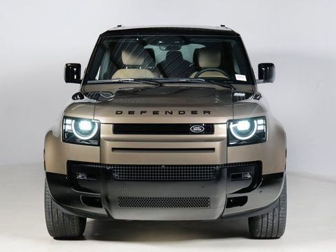 New 2026 Land Rover Defender 130 X-Dynamic SE image 8