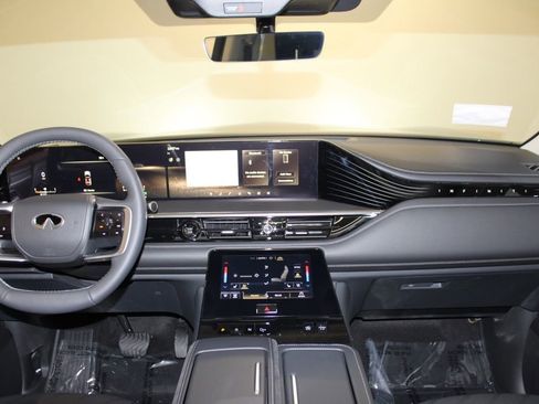 New 2026 INFINITI QX80 Luxe RWD image 34