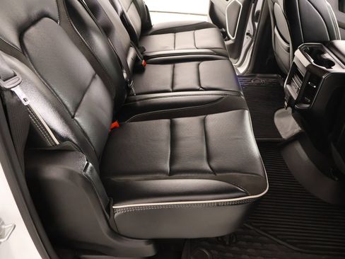 Used 2025 RAM 1500 Laramie w/ Sport Appearance Package image 15