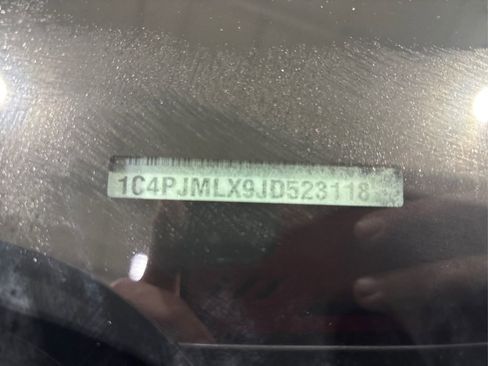 Used 2018 Jeep Cherokee Latitude Plus image 16