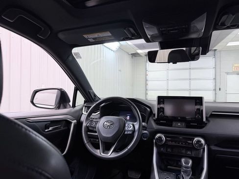 Used 2020 Toyota RAV4 XSE AWD/4WD image 25
