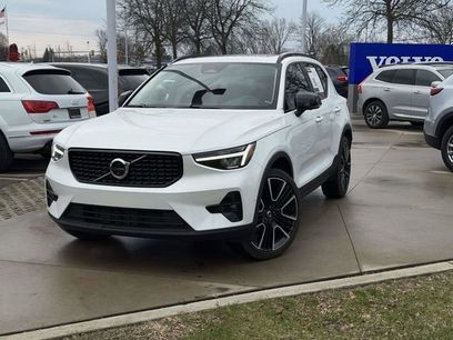 Used 2023 Volvo XC40 B5 Plus w/ Protection Package Premier