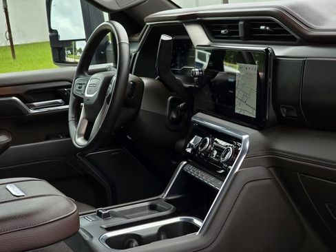 Used 2024 GMC Sierra 2500 Denali w/ Denali Reserve Package AWD/4WD image 34