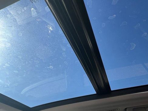 Used 2023 Toyota Highlander Platinum image 16