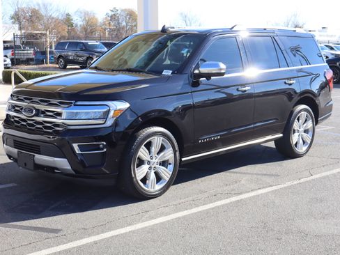Used 2024 Ford Expedition Platinum image 5