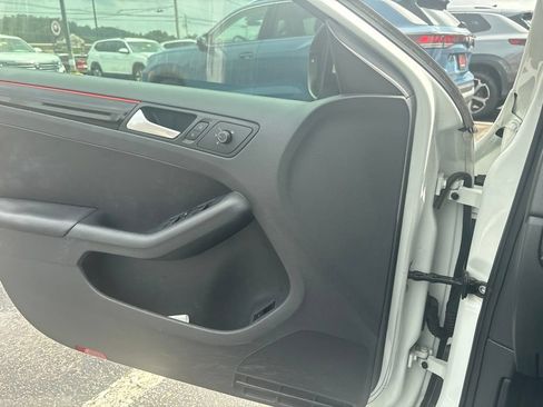Used 2017 Volkswagen Jetta GLI FWD image 5