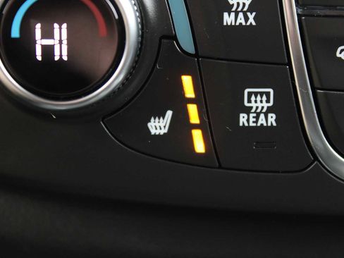 Used 2023 Chevrolet Traverse RS AWD/4WD image 25