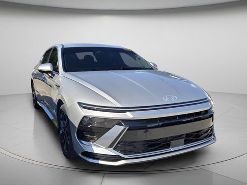 Used 2024 Hyundai Sonata SEL FWD image 4