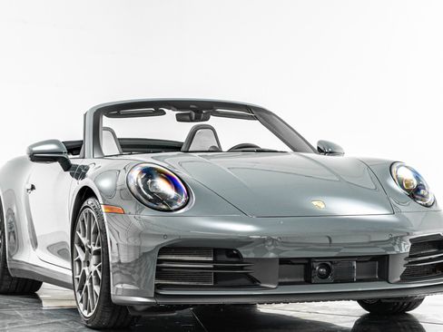 Used 2025 Porsche 911 Carrera RWD image 3