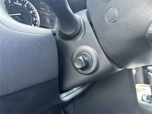 Used 2023 Nissan Armada SL image 40