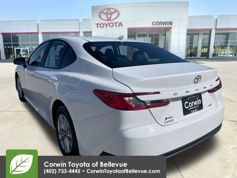 Used 2025 Toyota Camry LE image 3