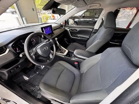 Certified 2024 Toyota RAV4 LE AWD/4WD image 21