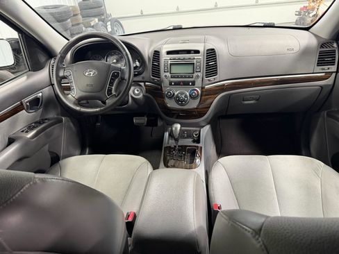 Used 2012 Hyundai Santa Fe SE image 8