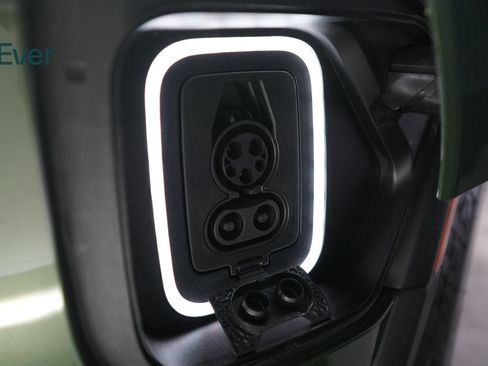 Used 2024 Rivian R1S Adventure Dual AWD/4WD image 10