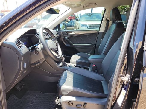 Used 2022 Volkswagen Tiguan SE FWD image 16