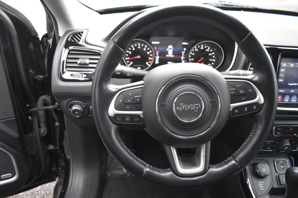 Used 2021 Jeep Compass Limited w/ Sun and Sound Group AWD/4WD image 9