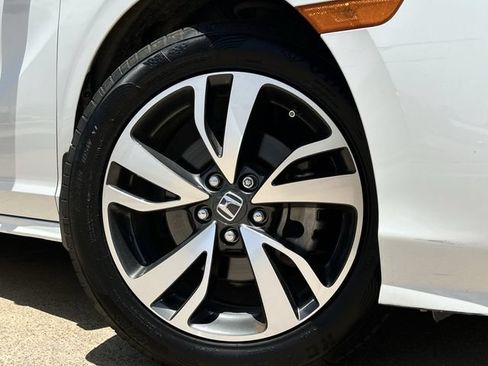 Used 2021 Honda Odyssey Touring image 11