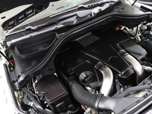 Used 2013 Mercedes-Benz GL 550 4MATIC image 15