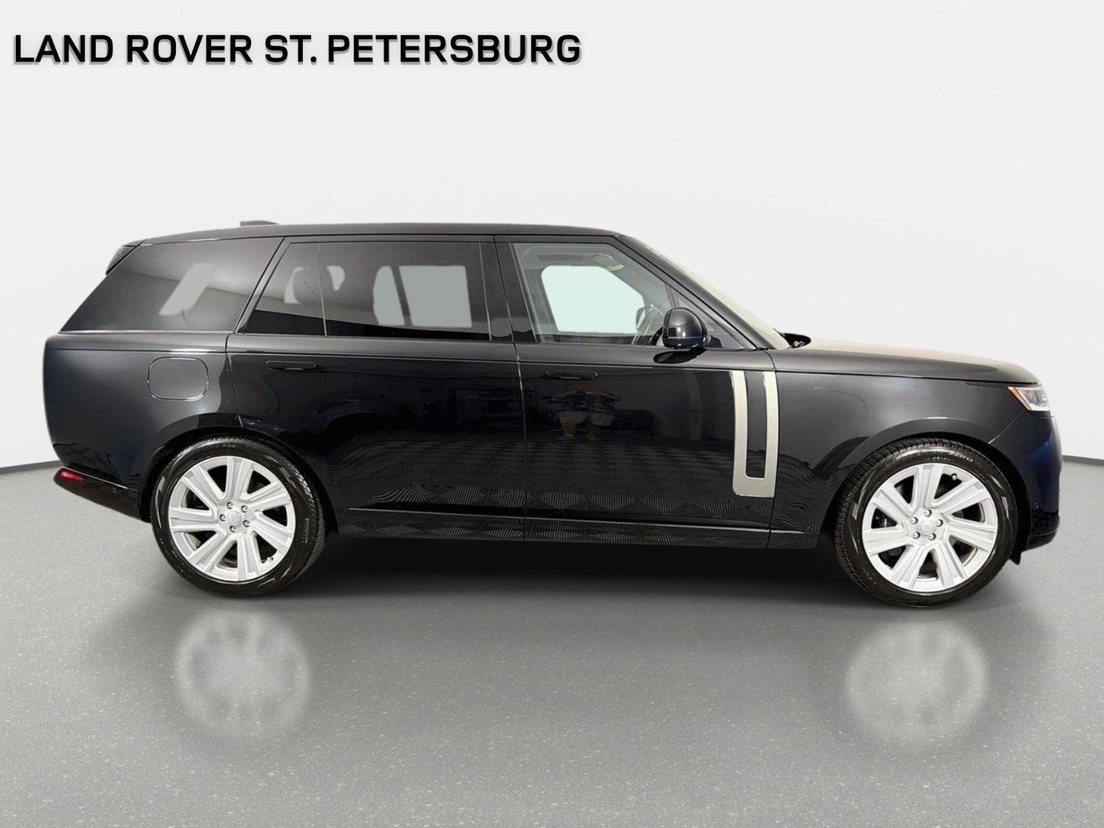 Used 2023 Land Rover Range Rover Long Wheelbase SE AWD/4WD image 4