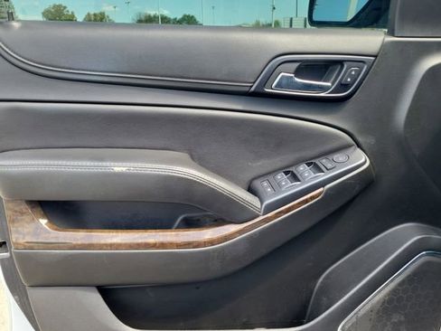 Used 2019 Chevrolet Tahoe 4WD w/ Remote Keyless Entry Package image 19