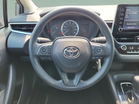 Used 2020 Toyota Corolla LE FWD image 12