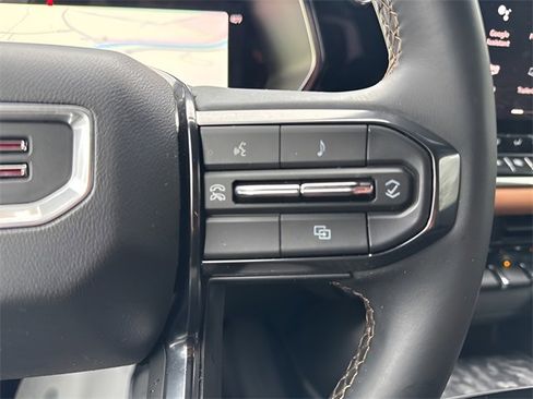 Used 2024 GMC Canyon AT4 image 21