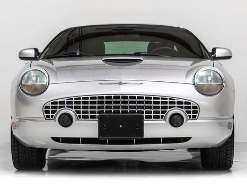 Used 2005 Ford Thunderbird Deluxe image 10