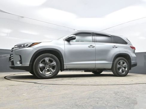 Used 2019 Toyota Highlander Limited Platinum image 37