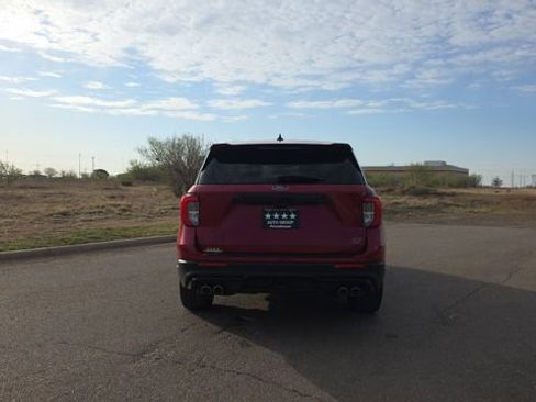 Used 2022 Ford Explorer ST w/ ST Street Pack image 7