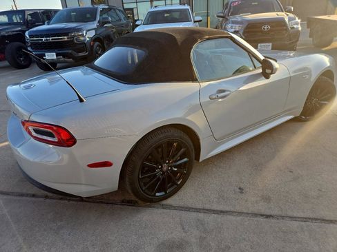 Used 2019 FIAT 124 Spider Lusso w/ Navigation & Sound Group image 5