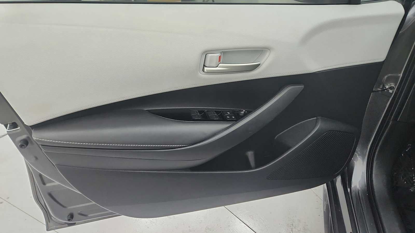 Used 2024 Toyota Corolla SE FWD image 22