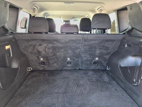 Used 2022 Jeep Renegade Latitude AWD/4WD image 17
