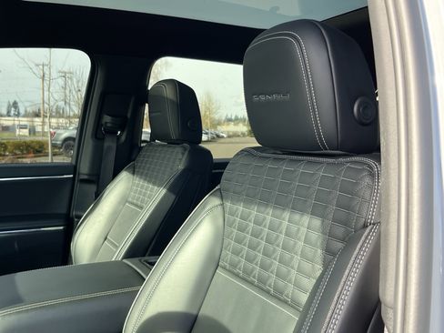 Used 2024 GMC Sierra EV Denali image 18