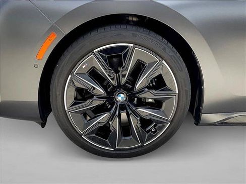 Used 2024 BMW 760i xDrive w/ Luxury Rear Seating Package AWD/4WD image 7