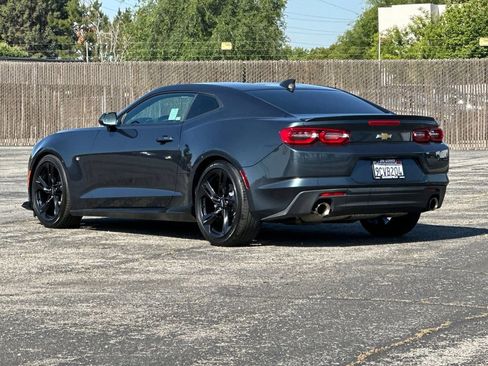 Used 2022 Chevrolet Camaro LT RWD image 5