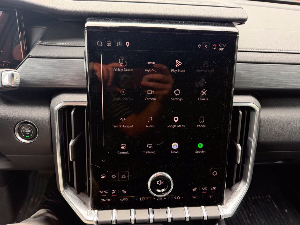 Used 2025 GMC Acadia Elevation w/ Elevation Premium Package AWD/4WD image 7