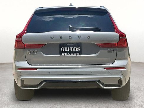 Certified 2024 Volvo XC60 B5 Plus w/ Protection Package Premier AWD/4WD image 5