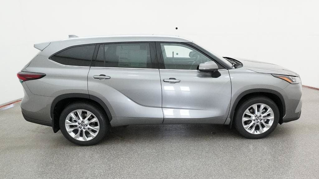 New 2026 Toyota Highlander Limited AWD/4WD image 14