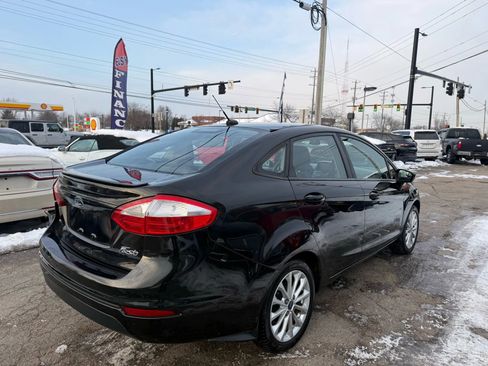 Used 2014 Ford Fiesta SE w/ Equipment Group 201A image 5