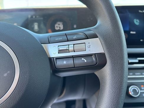 Certified 2025 Hyundai Tucson SE AWD/4WD image 24