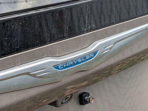 Used 2018 Chrysler Pacifica Limited w/ Advanced Safetytec Group image 3