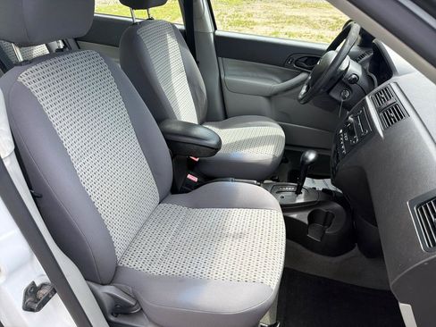 Used 2007 Ford Focus S FWD image 22