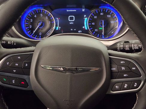 New 2026 Chrysler Pacifica Select AWD/4WD image 16