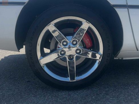 Used 1989 Chevrolet Corvette Convertible RWD image 32