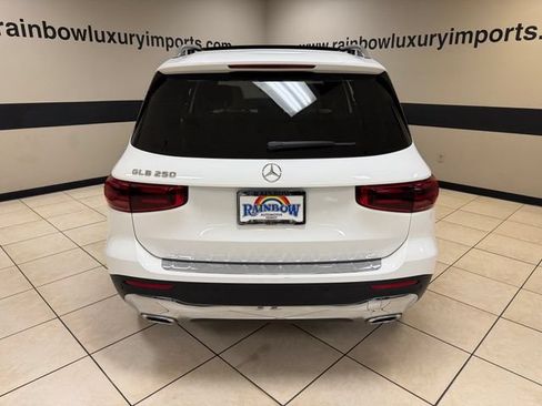 Used 2025 Mercedes-Benz GLB 250 image 5