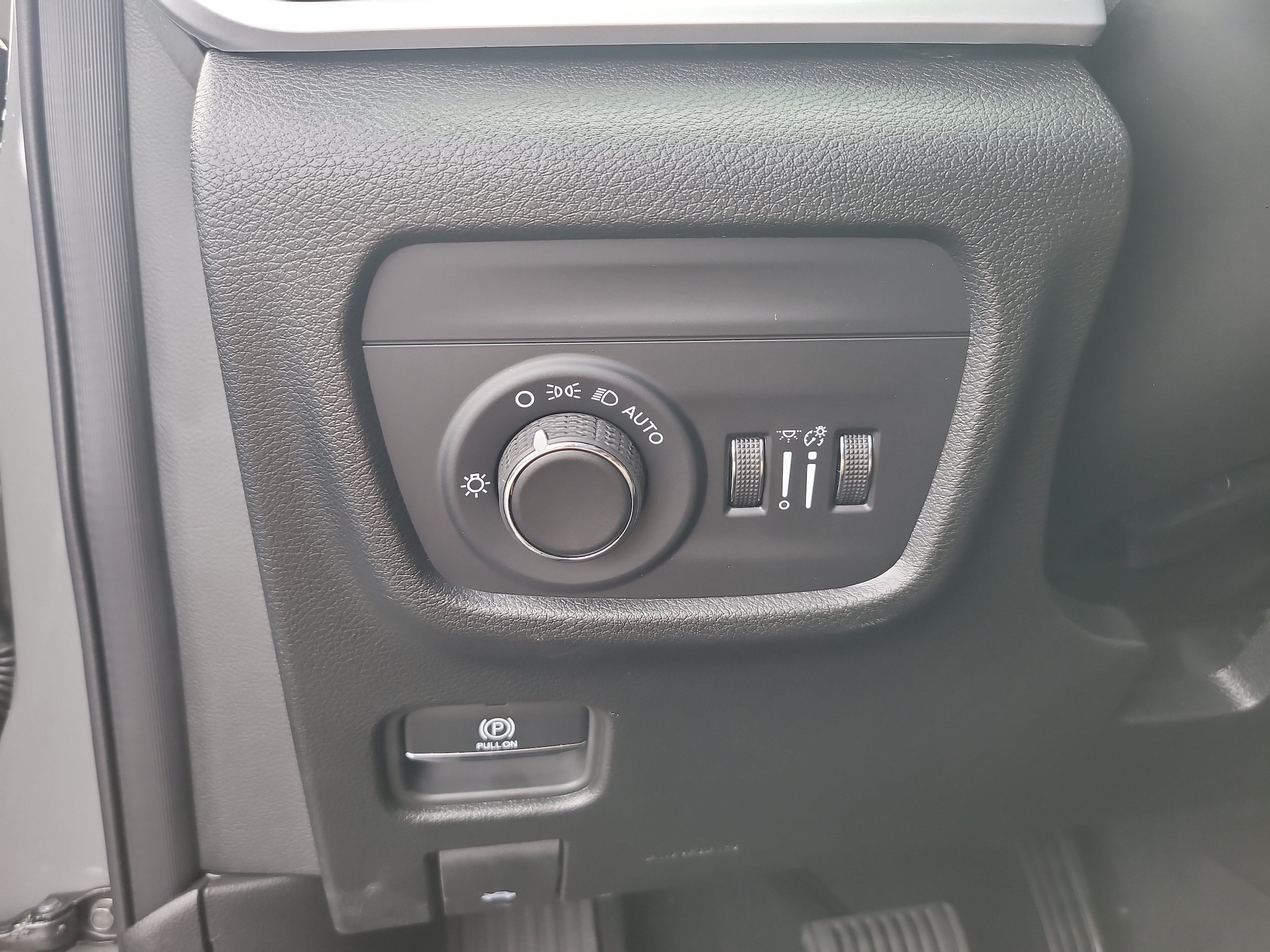 New 2027 Jeep Grand Cherokee Altitude RWD image 22